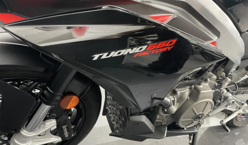 Aprilia Tuono 660 full