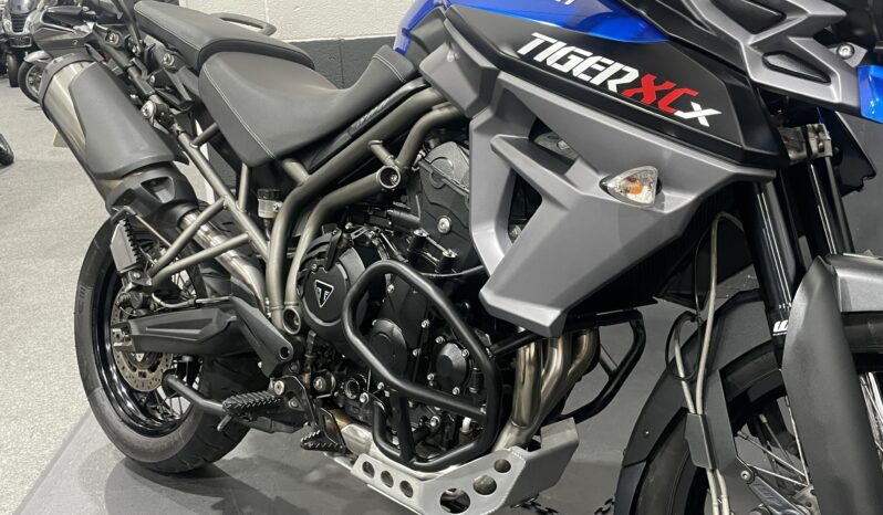 Triumph Tiger 800 XCx full