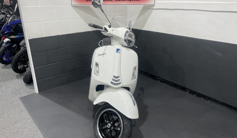 Piaggio Vespa GTS 125