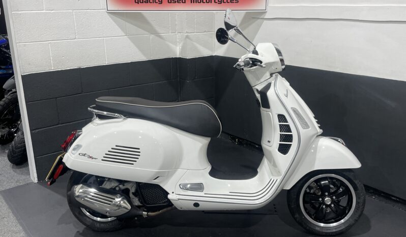 Piaggio Vespa GTS 125