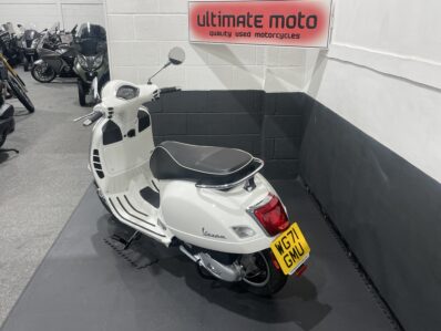 Piaggio Vespa GTS 125