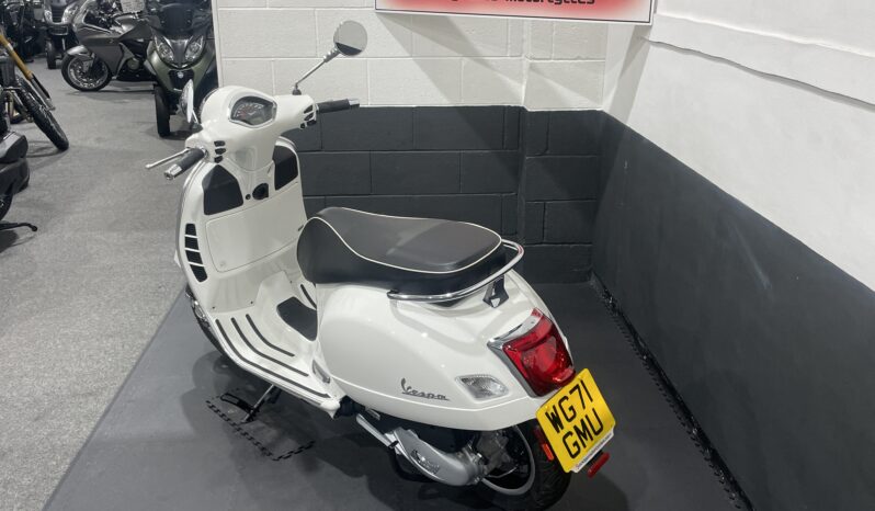 Piaggio Vespa GTS 125