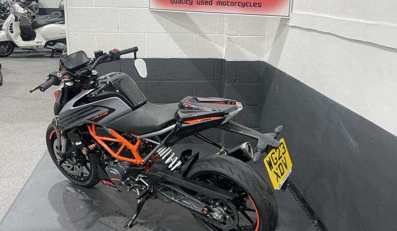 KTM Duke 125