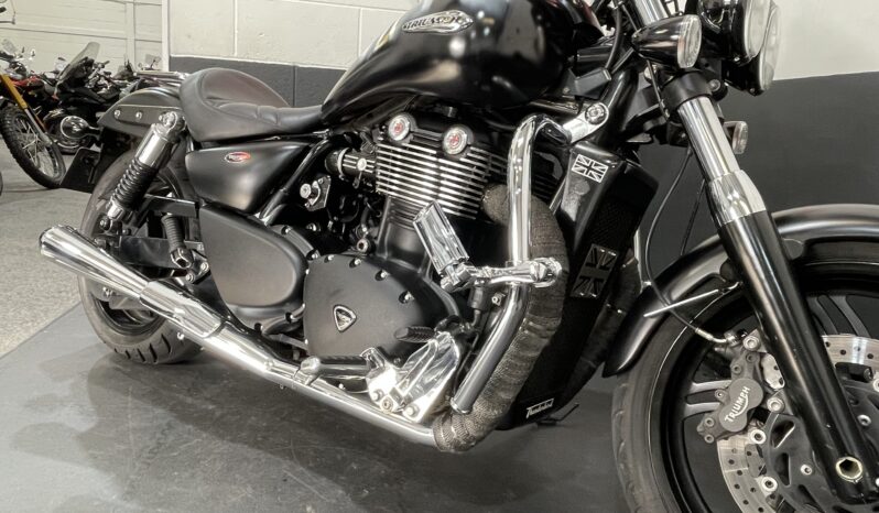 Triumph Thunderbird 1700 full