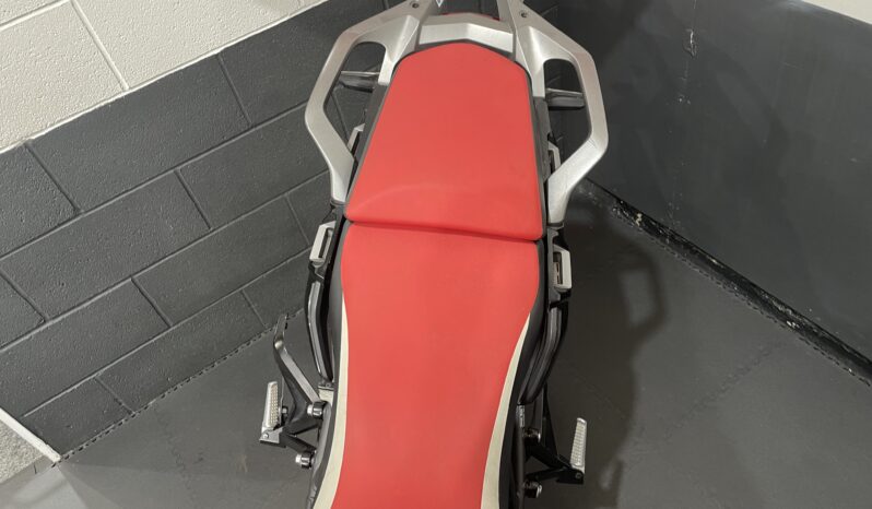 Honda CRF1000L Africa Twin full