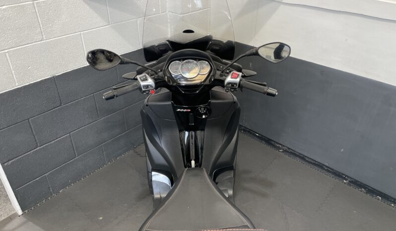 Piaggio MP3 300 Yourban full