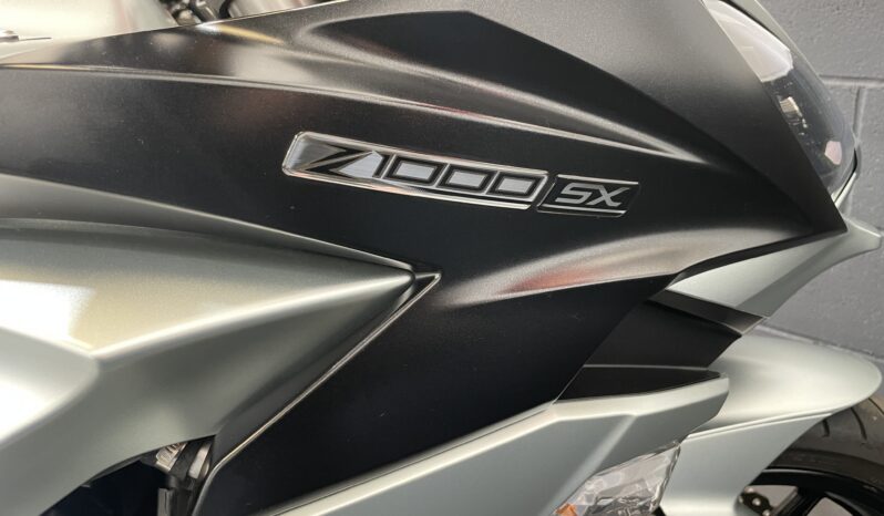Kawasaki Z1000 SX full