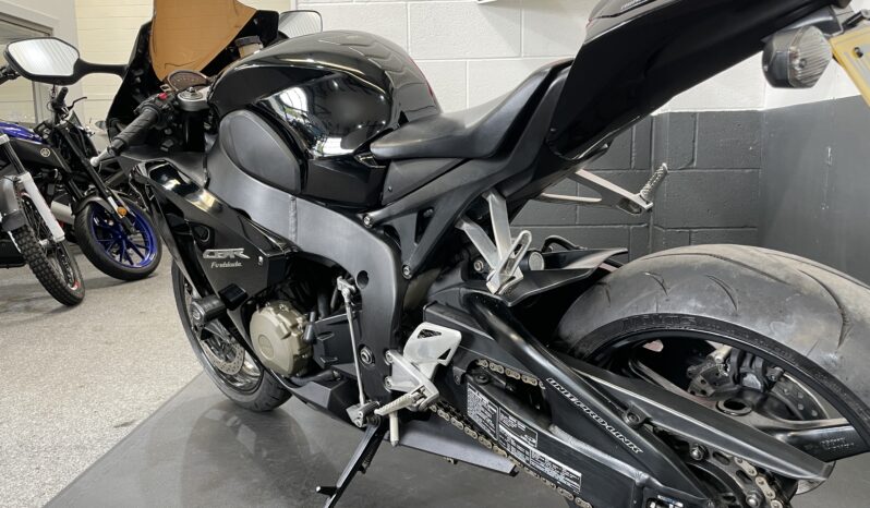 Honda CBR1000RR Fireblade full
