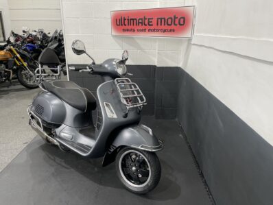 Piaggio Vespa GTS 300 SuperSport