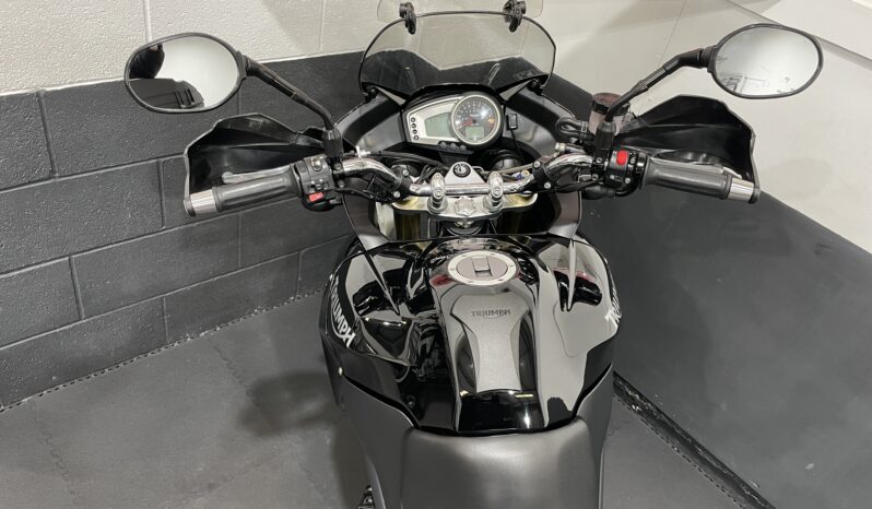 Triumph Tiger 1050 full