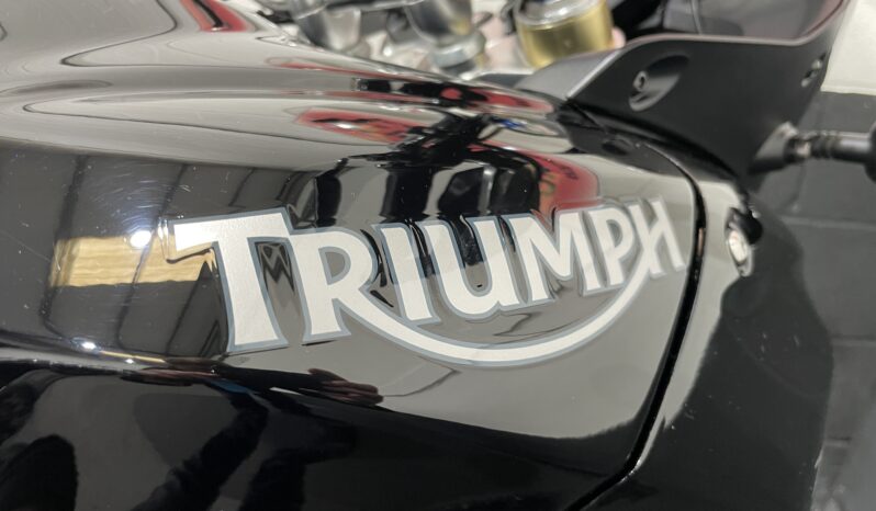 Triumph Tiger 1050 full