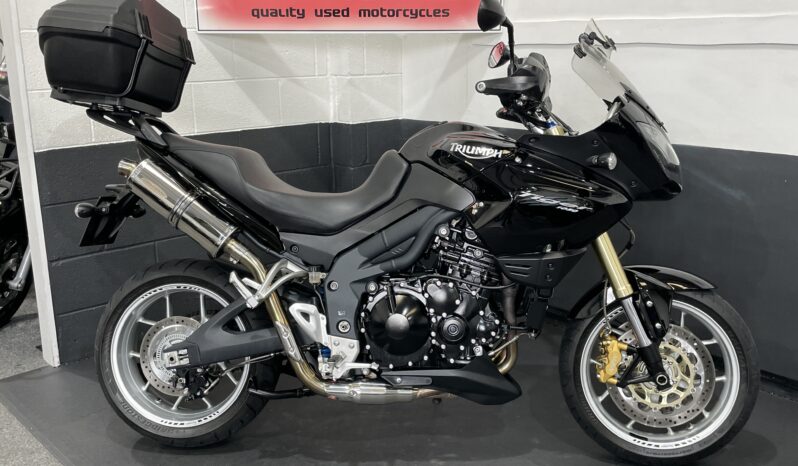 Triumph Tiger 1050 full