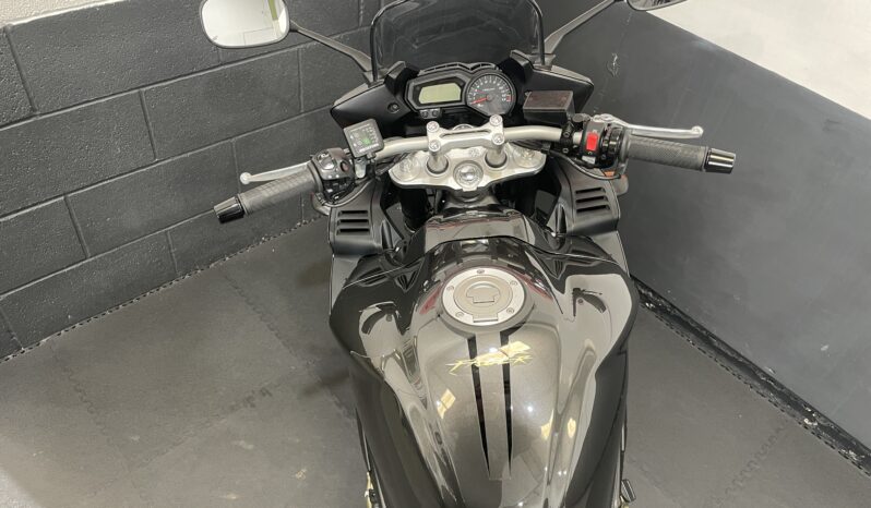 Yamaha FZ1 1000 full