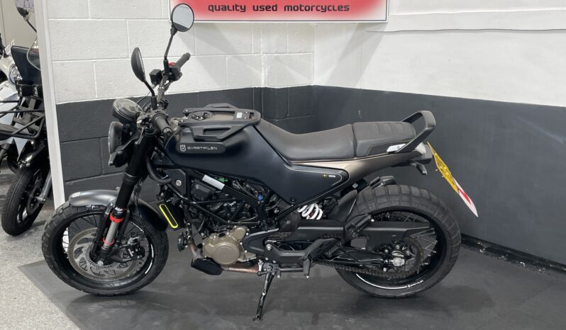 Husqvarna Svartpilen 125 full