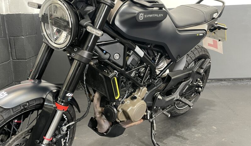 Husqvarna Svartpilen 125 full