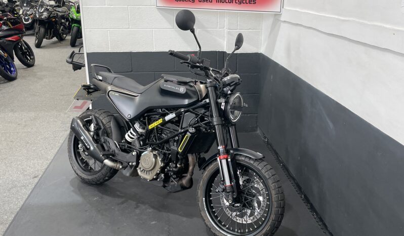 Husqvarna Svartpilen 125 full