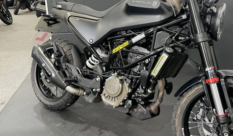 Husqvarna Svartpilen 125 full