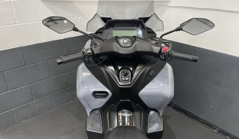 Yamaha Tricity 300 full