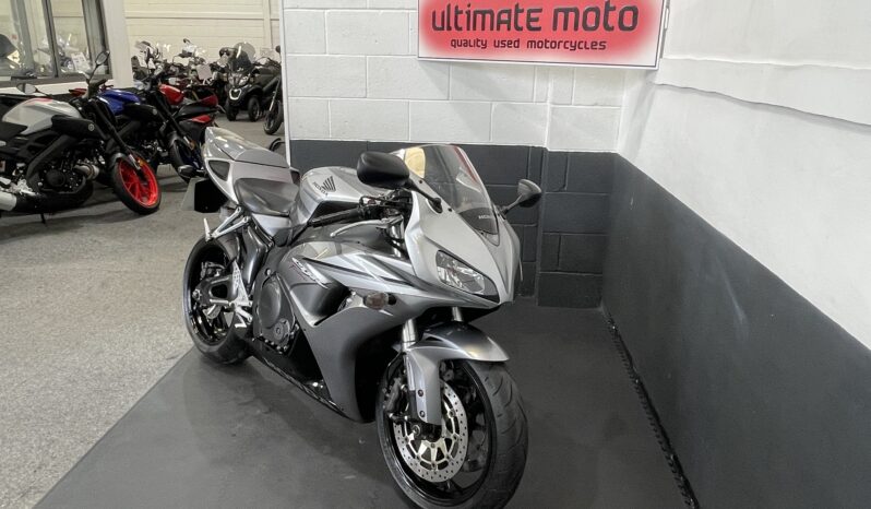 Honda CBR1000RR Fireblade full