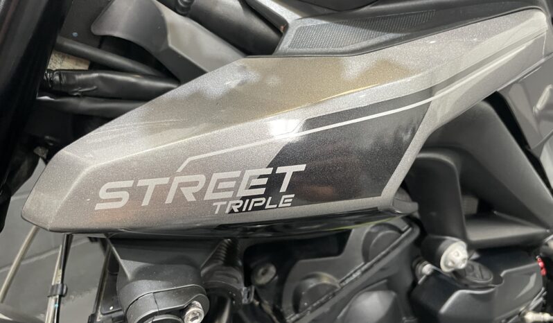 Triumph Street Triple 765 R full