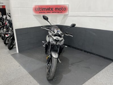 Triumph Street Triple 765 R