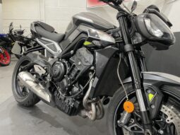 Triumph Street Triple 765 R full