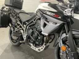 Triumph Tiger 800 full