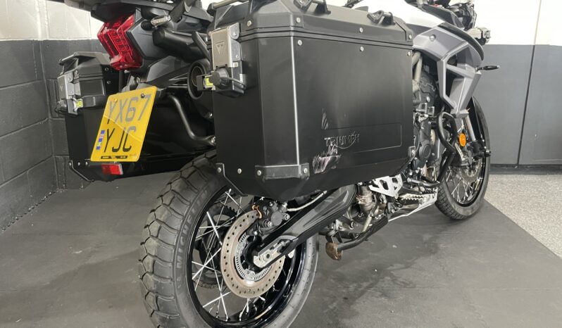 Triumph Tiger 800 full