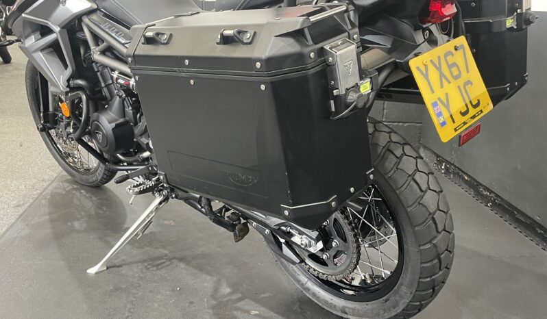 Triumph Tiger 800 full