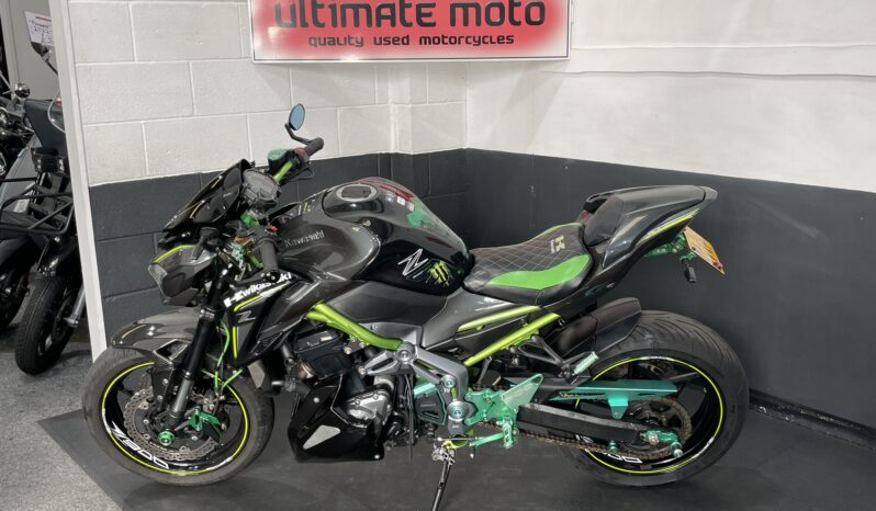 Kawasaki Z900 full