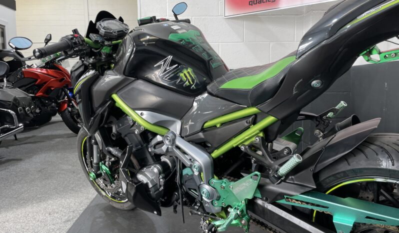 Kawasaki Z900 full
