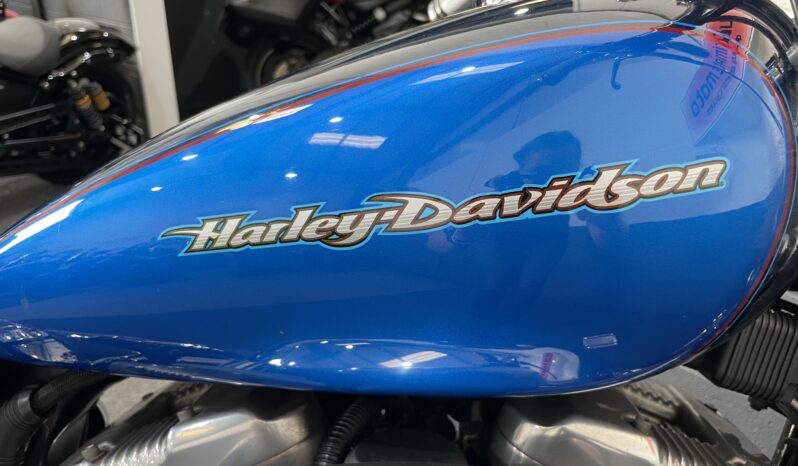 Harley – Davidson Sportster 883 full