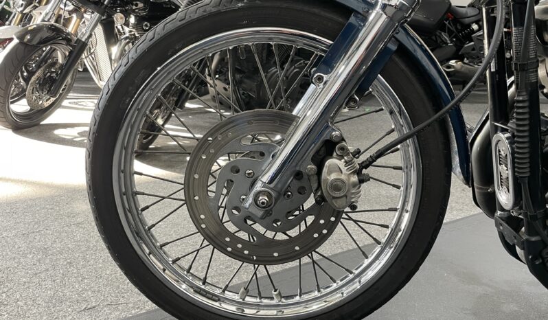 Harley – Davidson Sportster 883 full