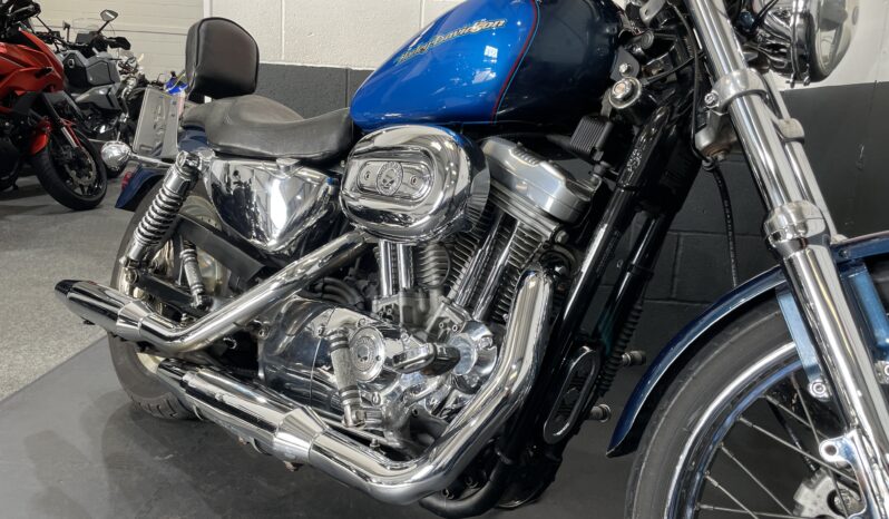 Harley – Davidson Sportster 883 full