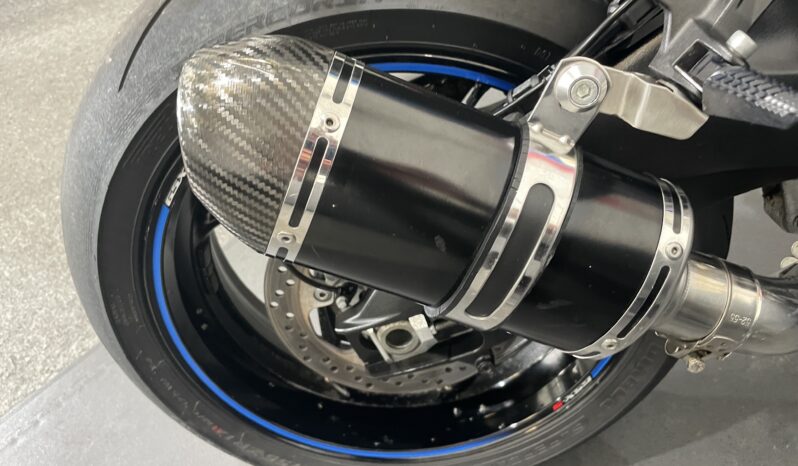 Suzuki GSX-S1000 full