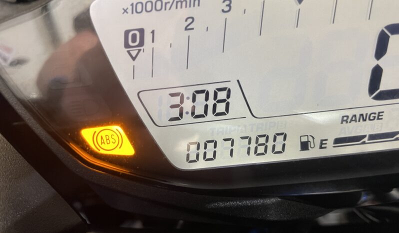 Suzuki GSX-S1000 full