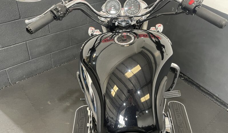 Triumph Rocket III full