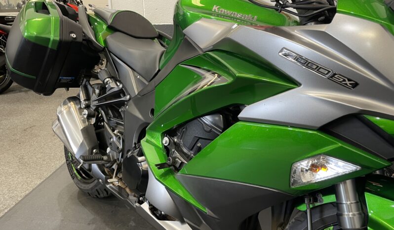 Kawasaki Z1000 SX full