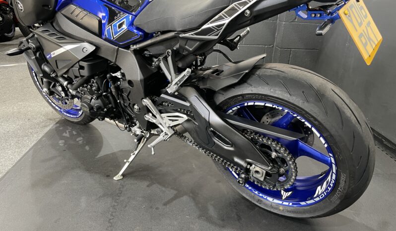 Yamaha MT-10 full