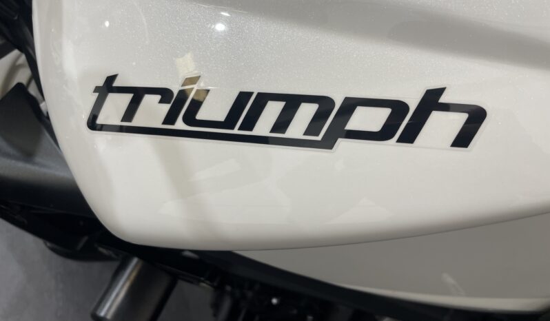 Triumph Street Triple 675 full