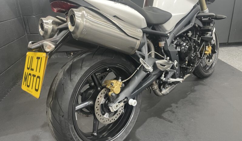 Triumph Street Triple 675 full