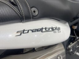 Triumph Street Triple 675 full
