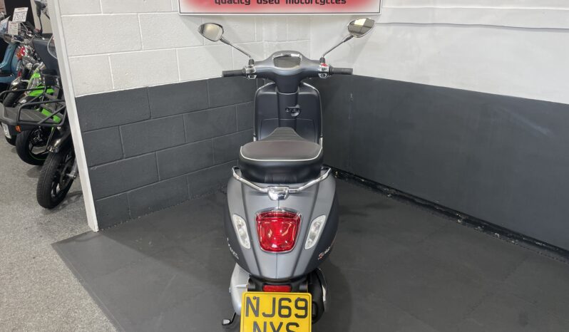 Piaggio Vespa Sprint Sport 125 full