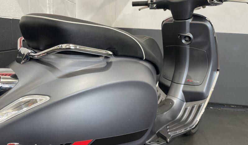 Piaggio Vespa Sprint Sport 125 full