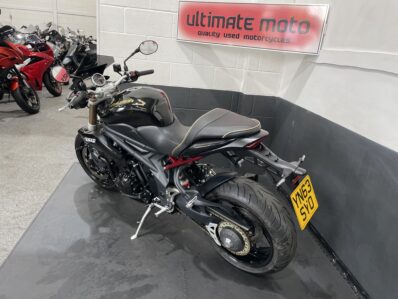 Triumph Speed Triple 1050